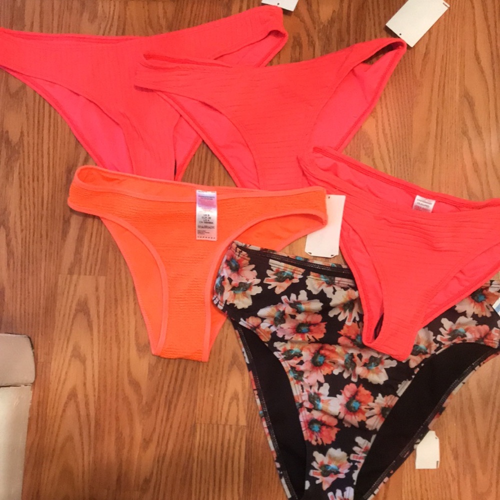 Set of 5! Bottom’s! Very confortable and pretty colors! All NEW WITH TAGS!
